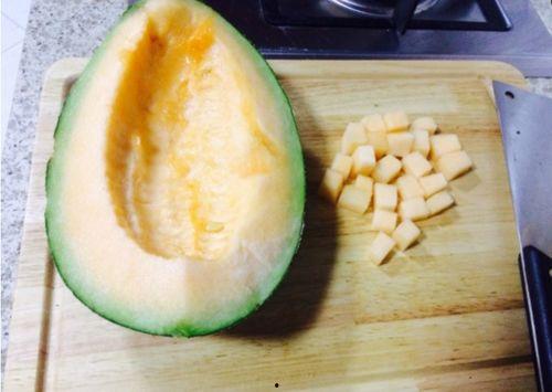 吃哈密瓜自拍视频网,甜蜜瞬间记录生活美好